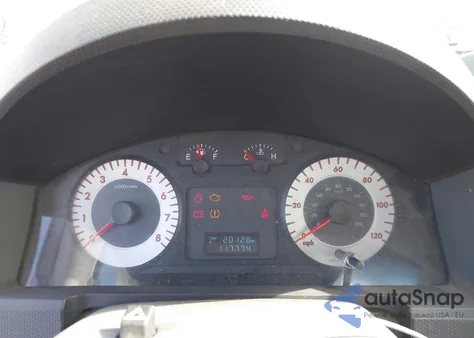 2010 Mazda Tribute I Sport z USA, uszkodzony, nr VIN 4F2CY0C77AKM03879